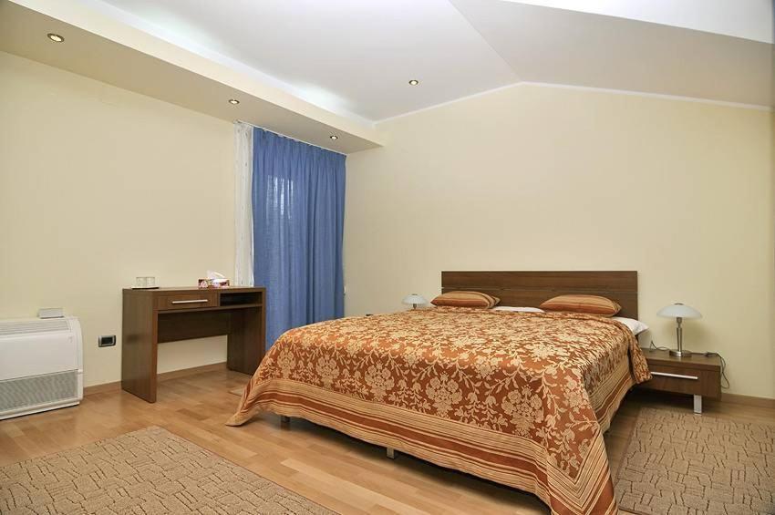 Villa Vitoria Giroc Habitación foto
